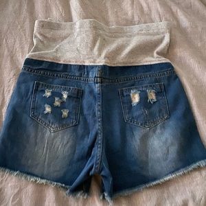 Maternity shorts